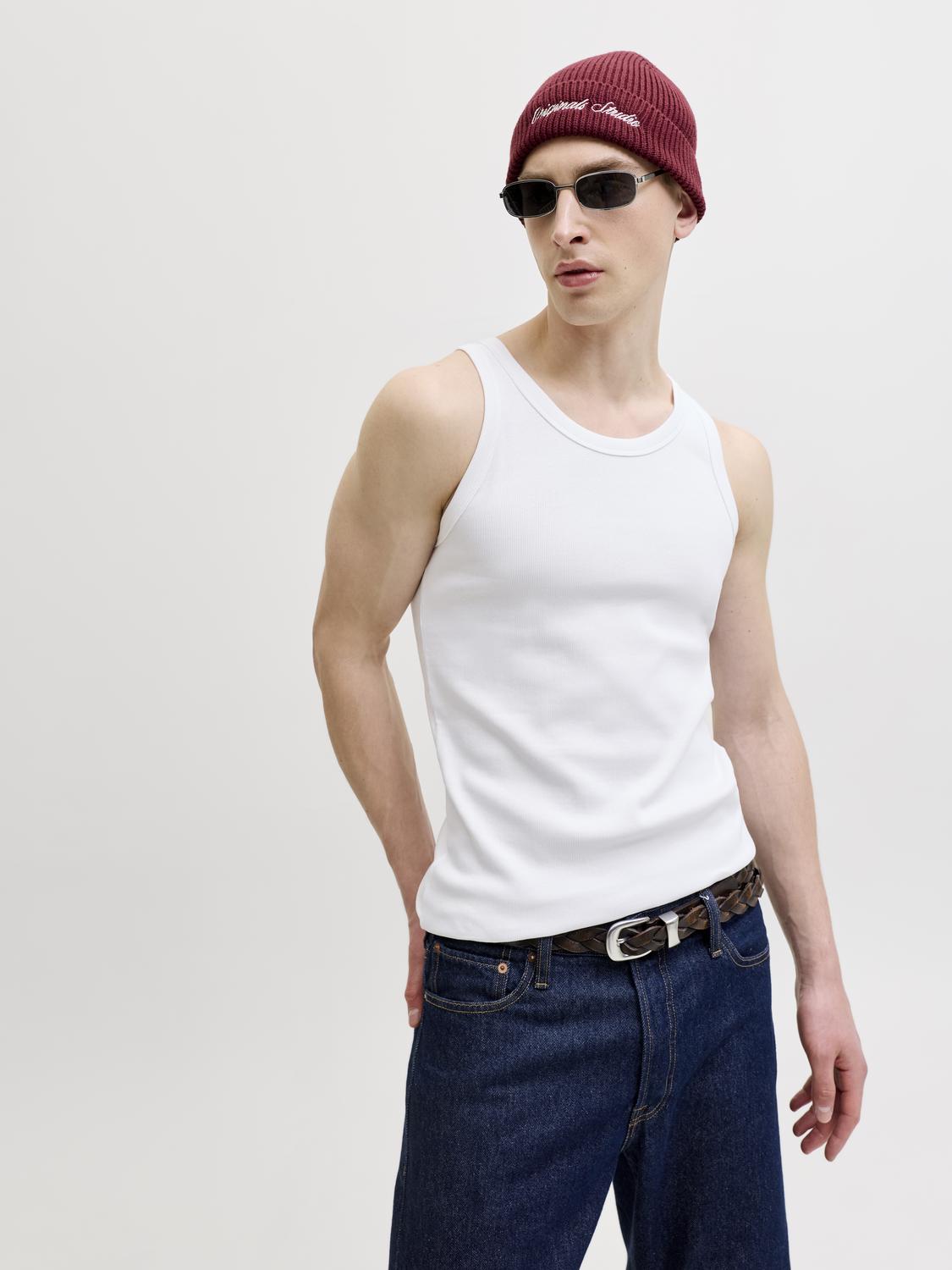 model_shot-creative